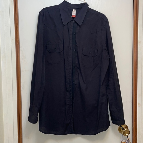 No Boundaries Tops - Women’s black button up XL like new